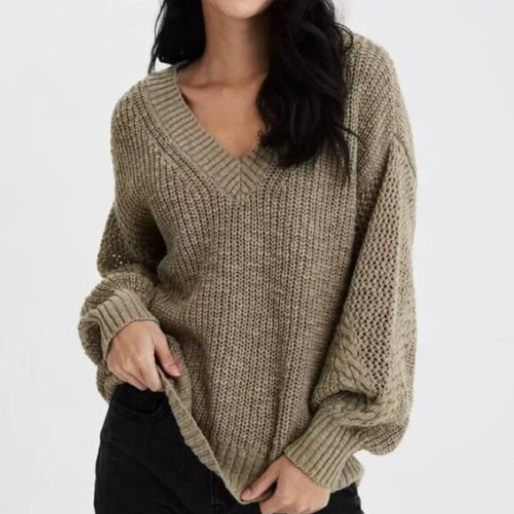 AE Green V-neck Knit Sweater, M - Picture 4 of 4